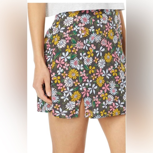 Volcom Happy Dazee Skirt size Medium / 8 - Picture 2 of 10